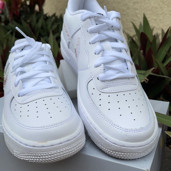 NIKE AIR FORCE 1 LV8 ‘DIGITAL SWOOSH’ WMNS - Picture 8 of 16